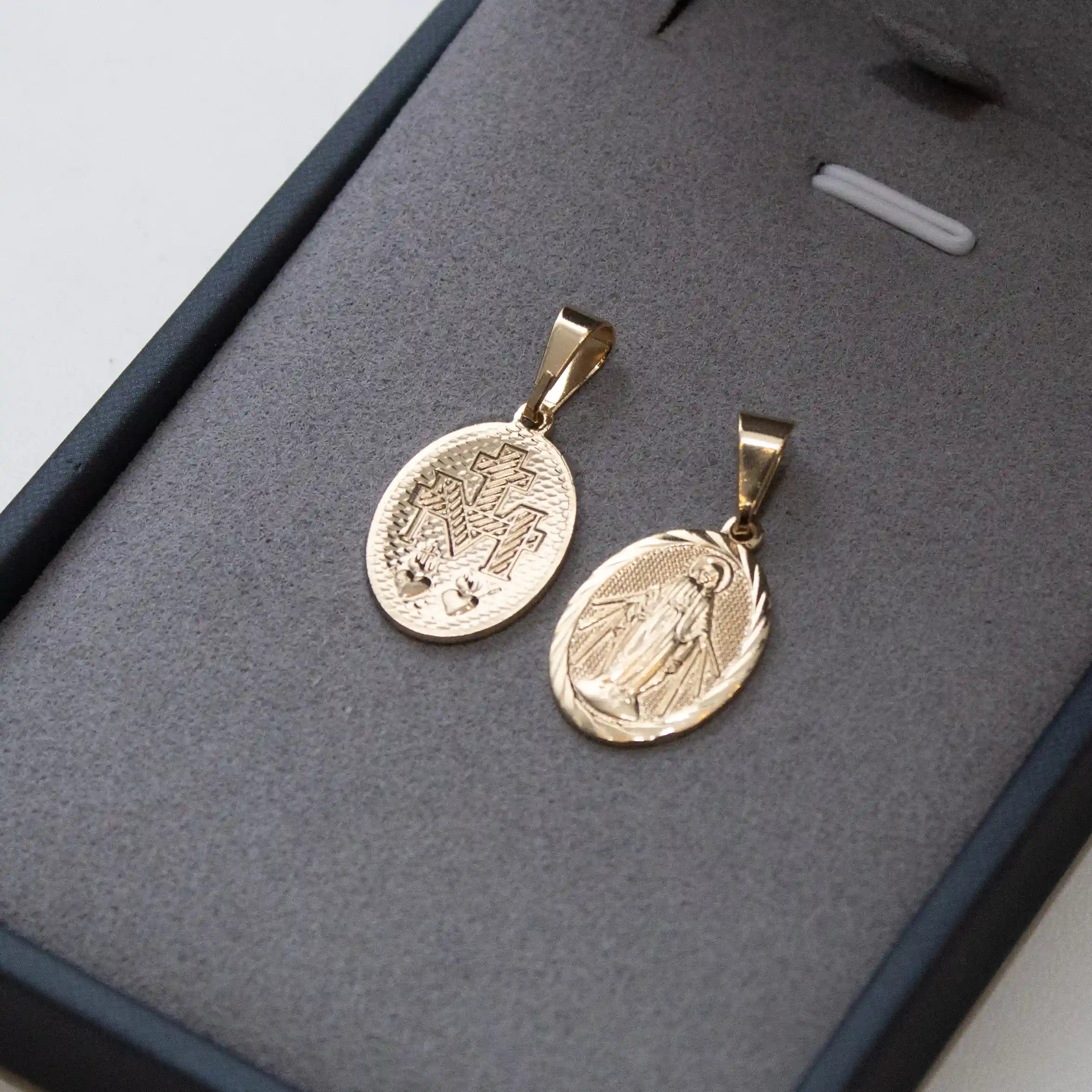 Pingente Nossa Senhora das Graças Banhado a Ouro 24k